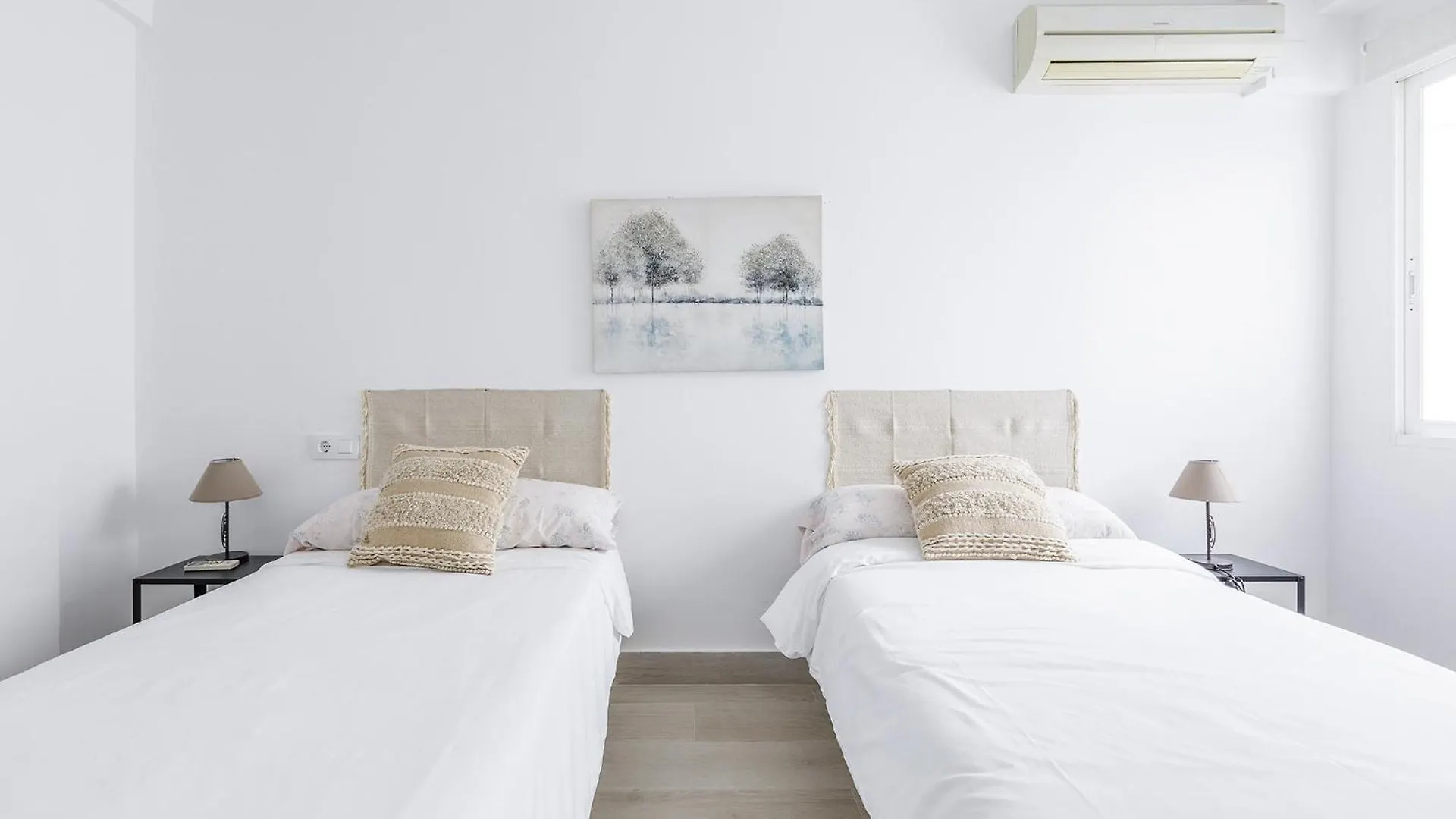 A&N Avenida 2 Torre Del Mar Apartment 0*,